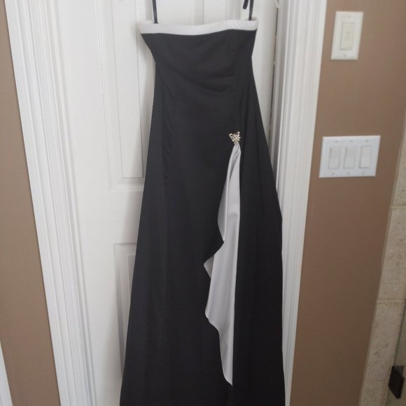 Ball gown - Picture 1 of 5